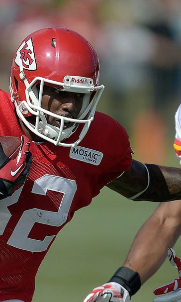 NFL suspends Bowe for Chiefs' season opener